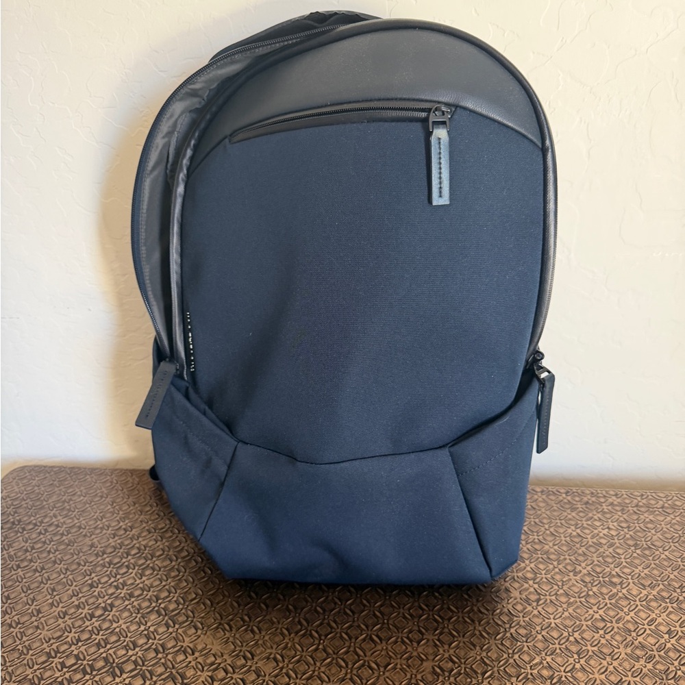 Troubadour Apex Compact Backpack